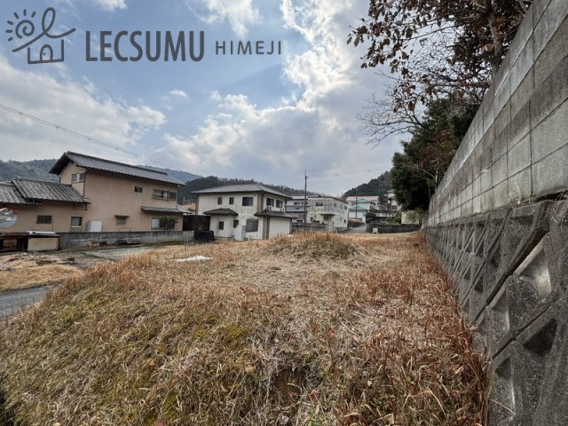 姫路市夢前町菅生澗／売土地の前面道路含む現地写真