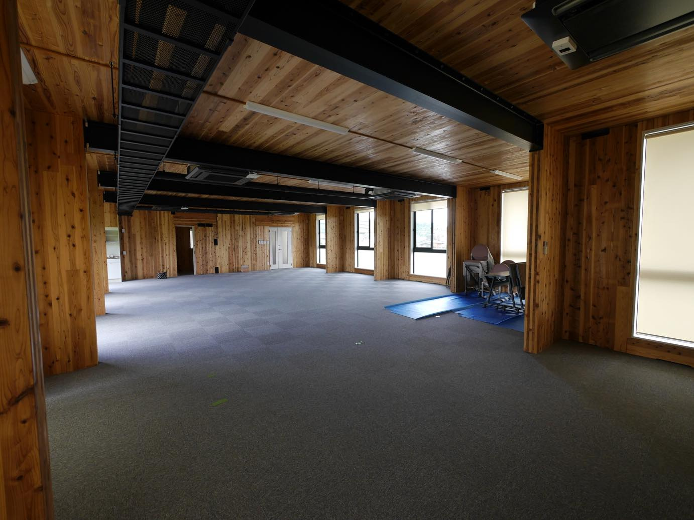 六条院中1貸事務所の内装