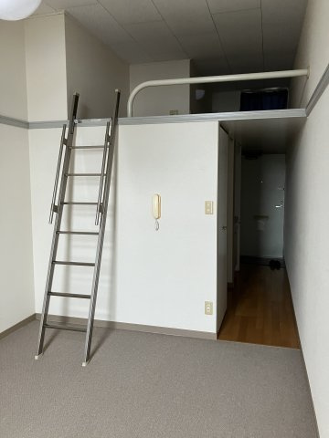 ＩＲＩＳＡの洋室