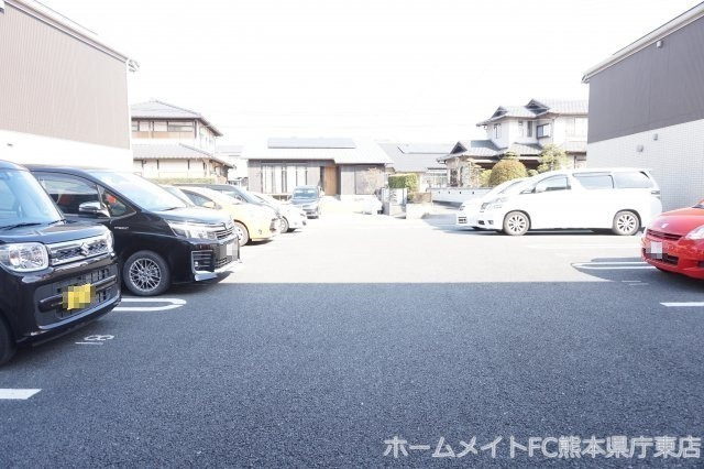 グレイスコート　B棟の駐車場