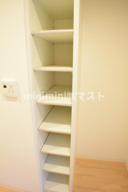 ラシーヌ阿倍野の設備|キッチン収納棚