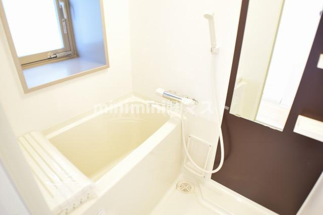 ラシーヌ阿倍野の浴室|窓付きバスでリフレッシュ☆