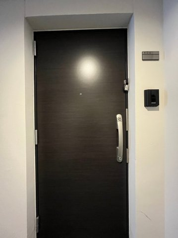 WELL COURT NAKAMURAKOUENの玄関