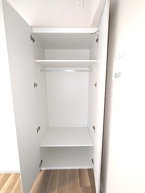 JMFレジデンス蔵前二丁目の設備|3.4帖洋室のクローゼット