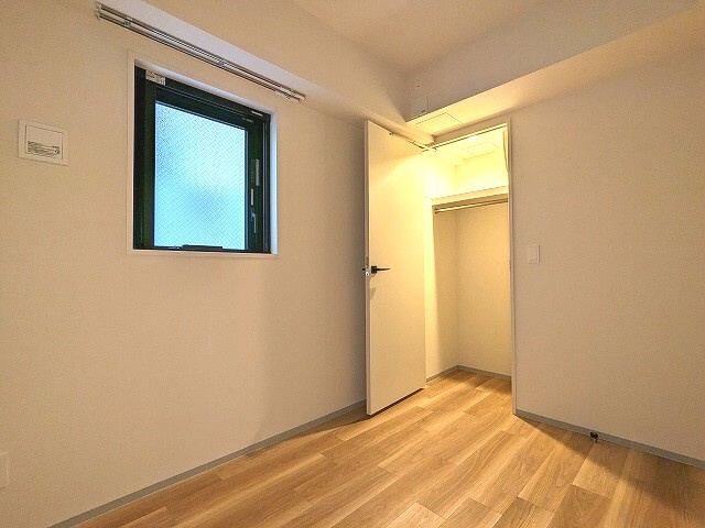 JMFレジデンス蔵前二丁目のその他共用部分|4帖サービスルーム、実質の洋室です