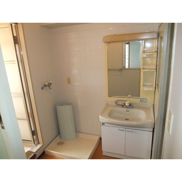 久留米市宮ノ陣５丁目の賃貸マンションの洗面所|ゆったりとスペースのある洗面所