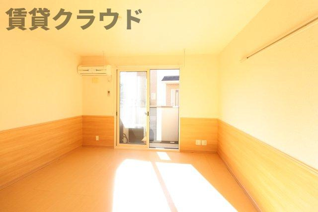 グリーンヒルズの居間・リビング|使いやすい居間です