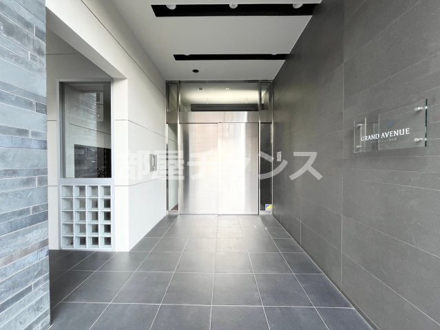 グラン・アベニュー 西大須のエントランス