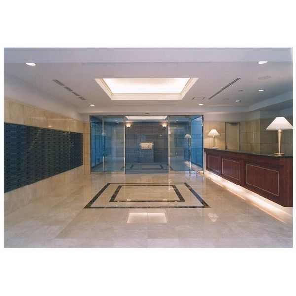 グラン・アベニュー名駅のエントランス