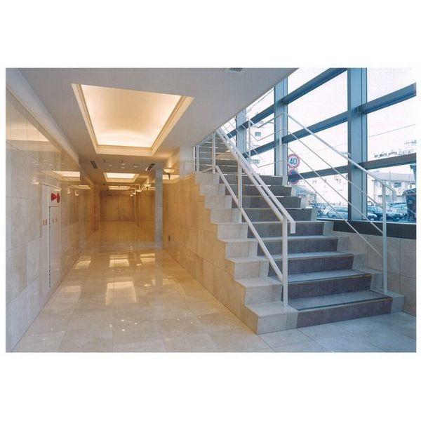 グラン・アベニュー名駅のロビー