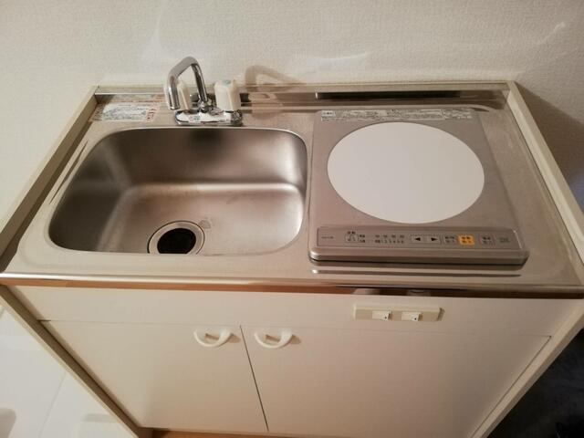 コンロは残置物です。
