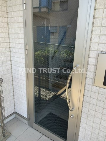 リヴァーHONJYOのエントランス|落ち着いたエントランスです