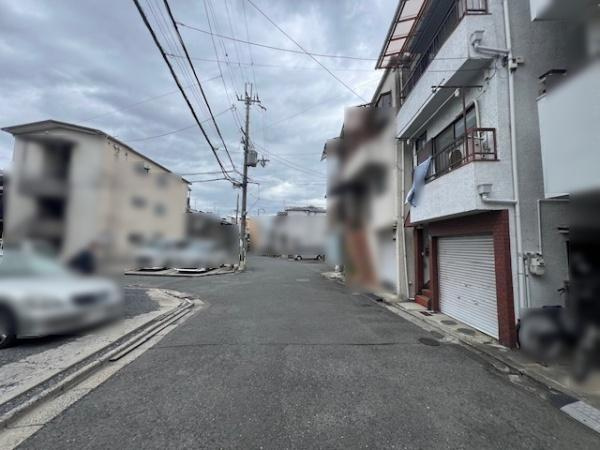 【前面道路含む現地写真】