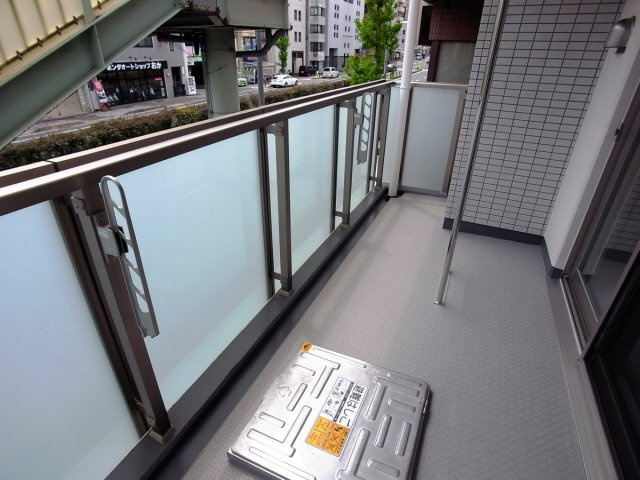 グランメール岡本のバルコニー