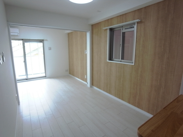 グランメール岡本の居間・リビング