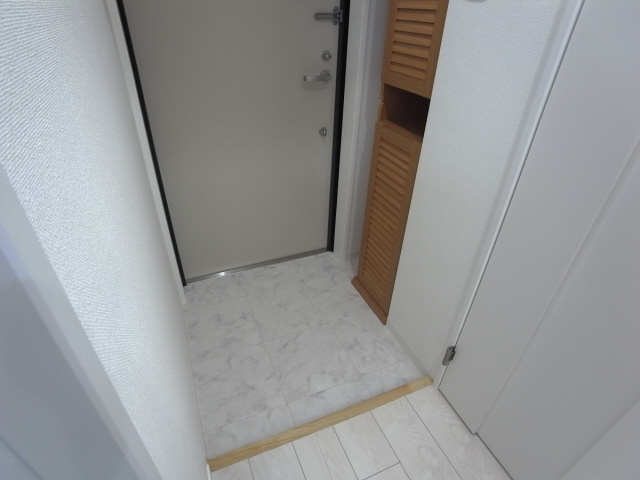 グランメール岡本の玄関