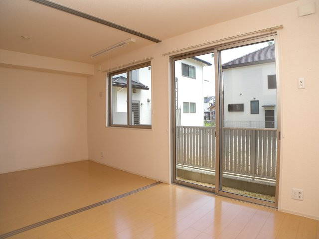 キャンフルローレルの居間・リビング