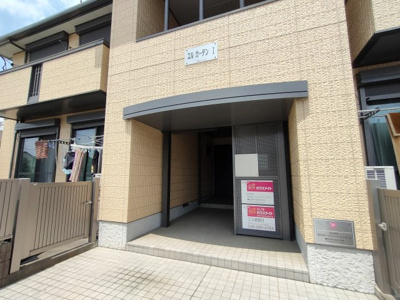 【エントランス】 | エルガーデンⅠ | 毎日通るエントランスはこのようになっています