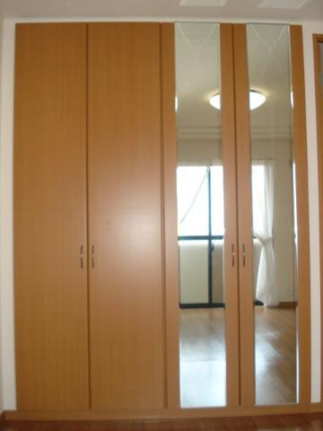 エル・シャトーの収納|鏡付きクローゼット