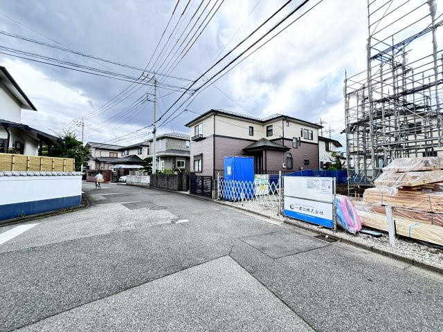 蓮田市椿山　第2　新築一戸建て　リーブルガーデン　01の前面道路含む現地写真