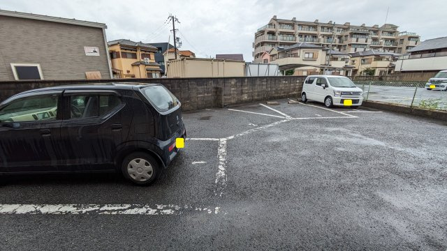 【駐車場】