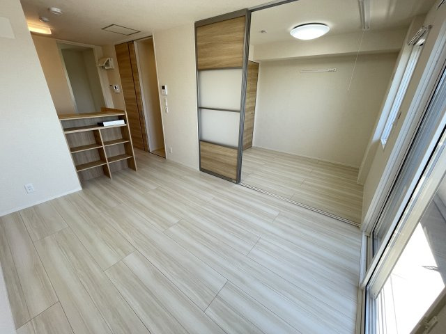 アテリア弐番館の居間・リビング