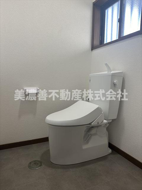 ６２８３４　瑞穂市牛牧中古戸建てのトイレ