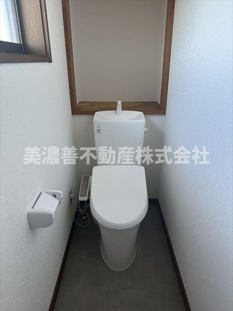 ６２８３４　瑞穂市牛牧中古戸建てのトイレ