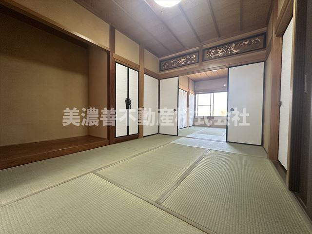 ６２８３４　瑞穂市牛牧中古戸建ての和室