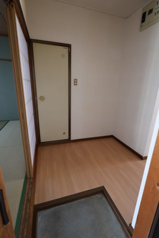 見附市本所２丁目のアパートの内装