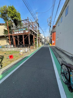 【前面道路含む現地写真】