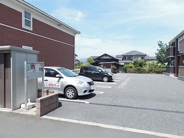 アンジュ・ソレイユＢの駐車場|駐車場