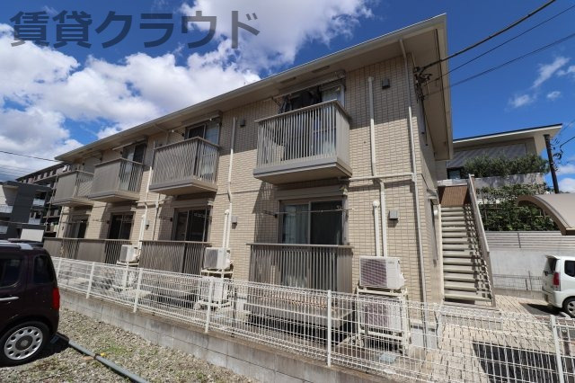 エトワールの外観|目の前駐車場で陽当たり良好です！