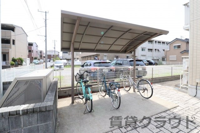 エトワールのその他共用部分|きちんと整列して自転車を置きたいですね！