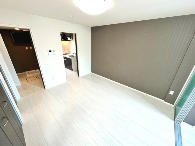 コンテ吉川の居間・リビング