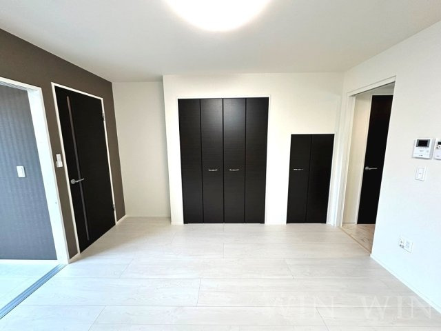 コンテ吉川の居間・リビング