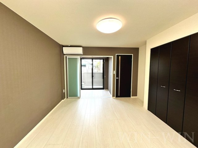 コンテ吉川の居間・リビング