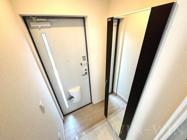 コンテ吉川の玄関