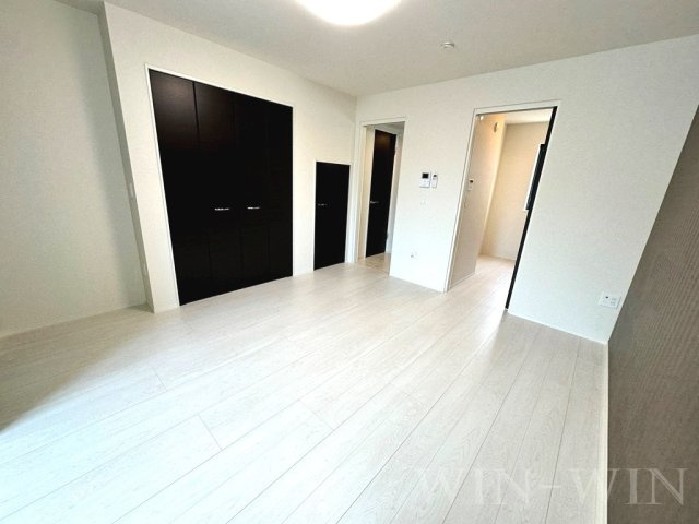 コンテ吉川の洋室