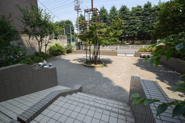 ＩＮＳＵＲＡＮＣＥ　ＢＬＤＧ．Ⅸのその他共用部分|憩いの場