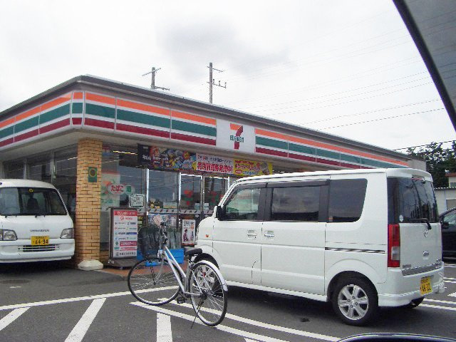 ＩＮＳＵＲＡＮＣＥ　ＢＬＤＧ．Ⅸの周辺|近くコンビニがあります