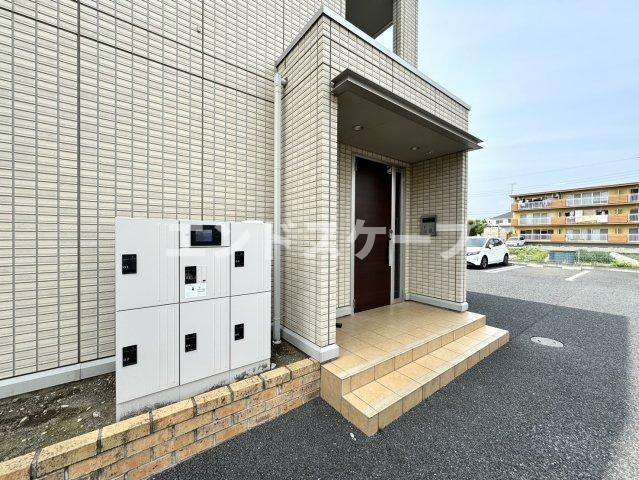 ヴィラリーリエのエントランス|高崎、前橋、伊勢崎エリアのお部屋探しはエンドスケープまで！お客様の理想お聞かせ下さい♪