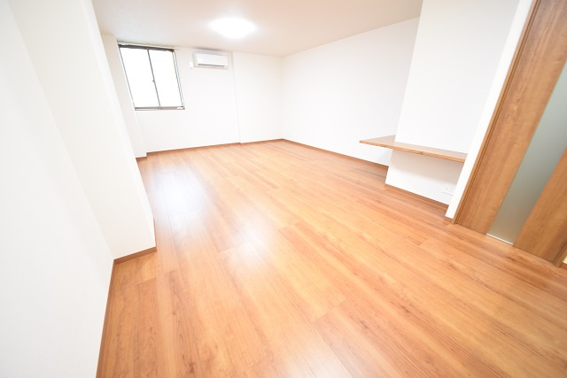 幟立ビルの居間・リビング