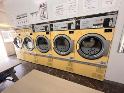 【エントランス】 | 藤和シティコープ新大阪　仲介手数料無料 | 1Fにはコインランドリーがあります