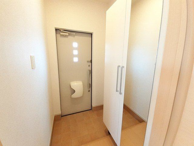 グローヴパークＡの玄関|きれいな玄関です