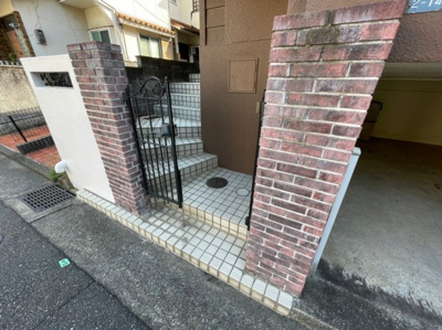 【エントランス】 | アミティエ山手