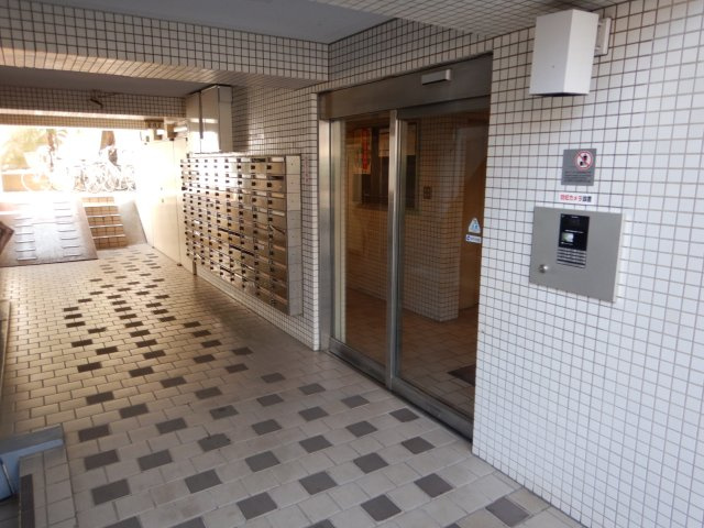 ライオンズマンション白山駅前のエントランス