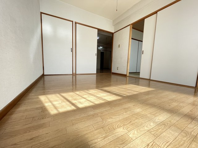 【洋室】 | 個人の部屋や寝室として使える洋室です