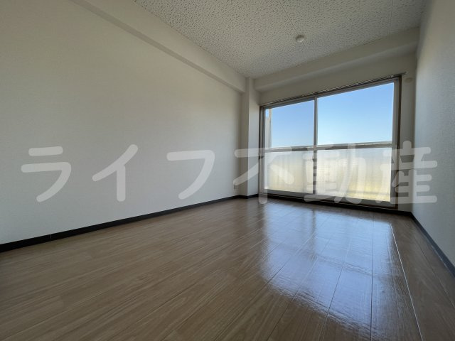 M’PLAZA菱江の内装|明るい色調の室内です