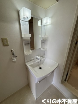 【洗面所】 | ハイムA.D.21 B棟 | 広い洗面スペース